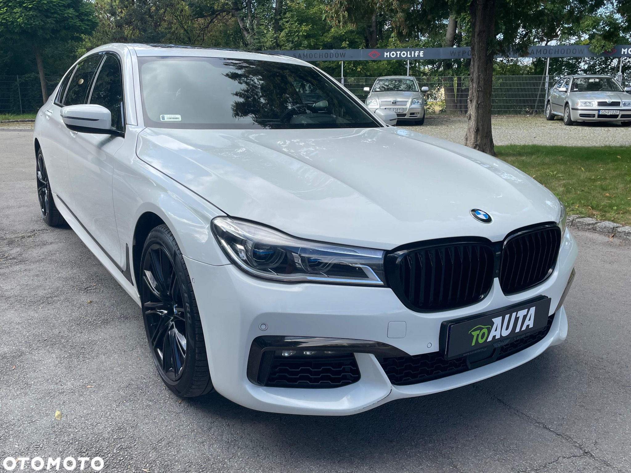 BMW Seria 7 750Li xDrive - 16