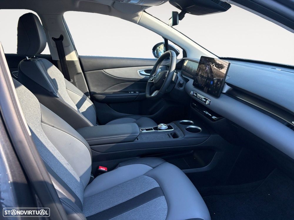 MG MG4 64 kWh Luxury - 13