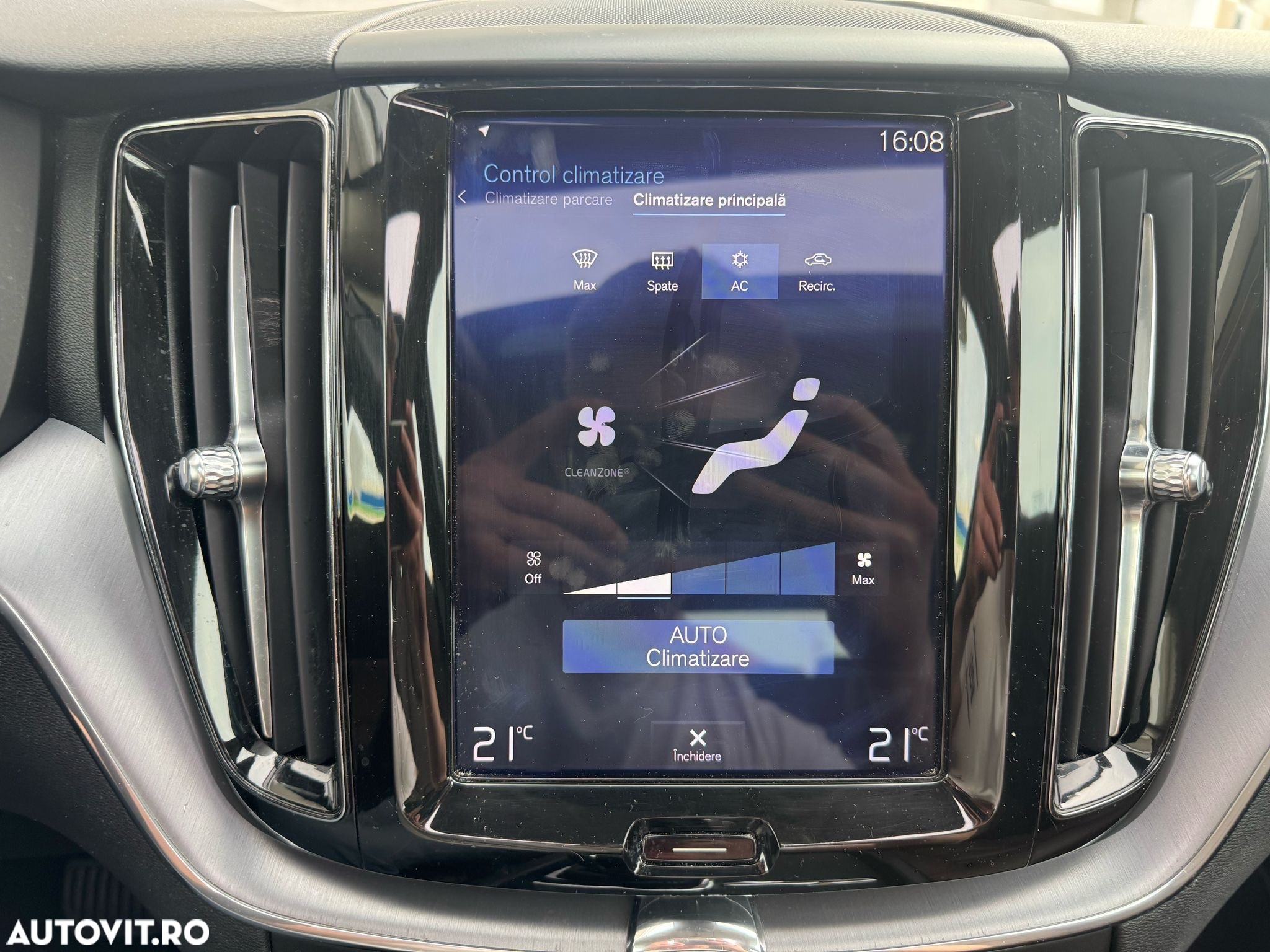 Volvo XC 60 D4 Geartronic Momentum - 27