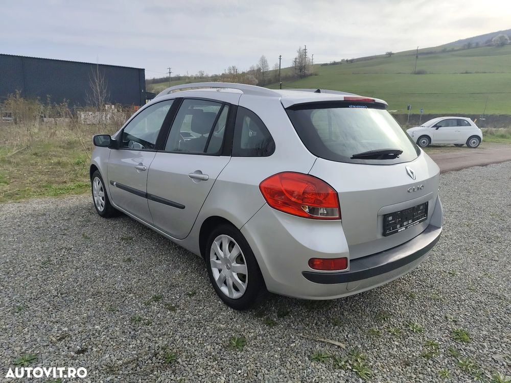 Renault Clio III 1.4 16V Privilege - 4