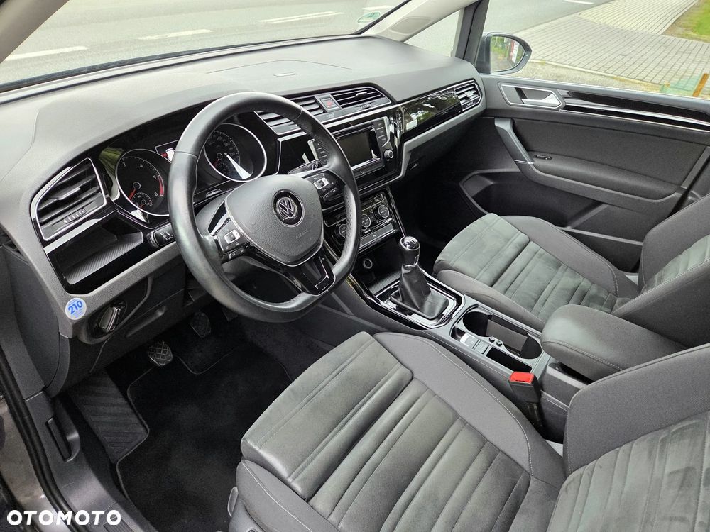 Volkswagen Touran 2.0 TDI BMT Highline - 11