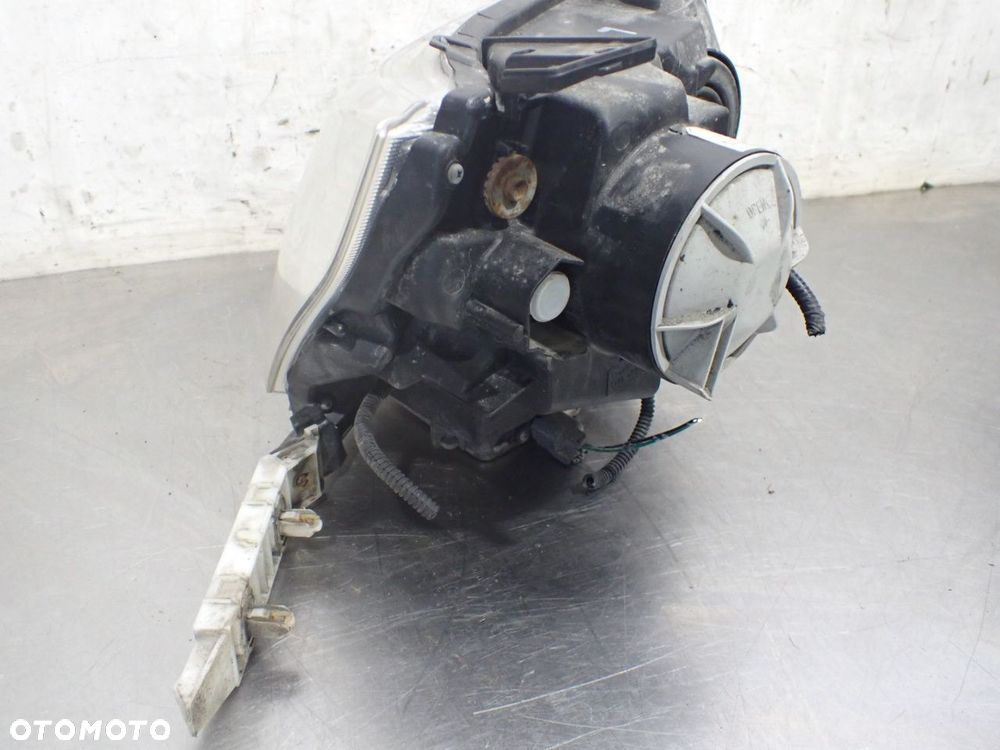 LAMPA LEWA PRZEDNIA XENON SUZUKI GRAND VITARA II 1.9 - 7