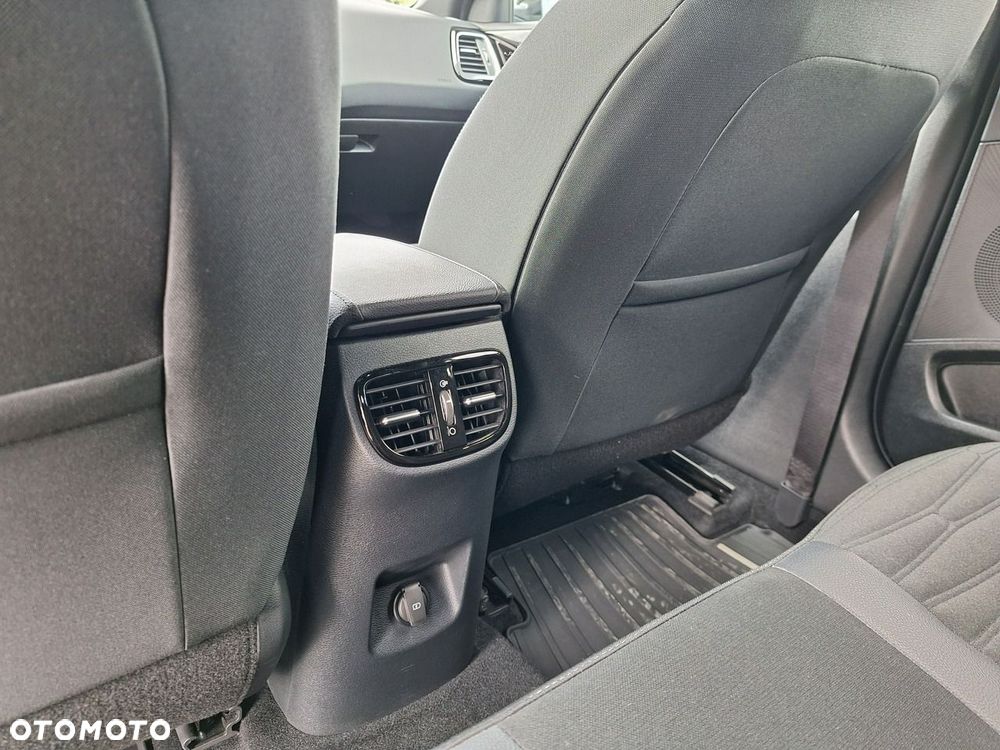 Kia Ceed - 27
