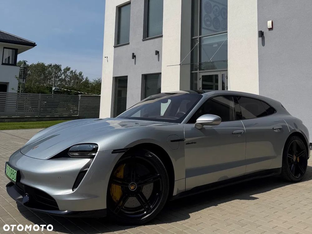 Porsche Taycan Turbo S - 2