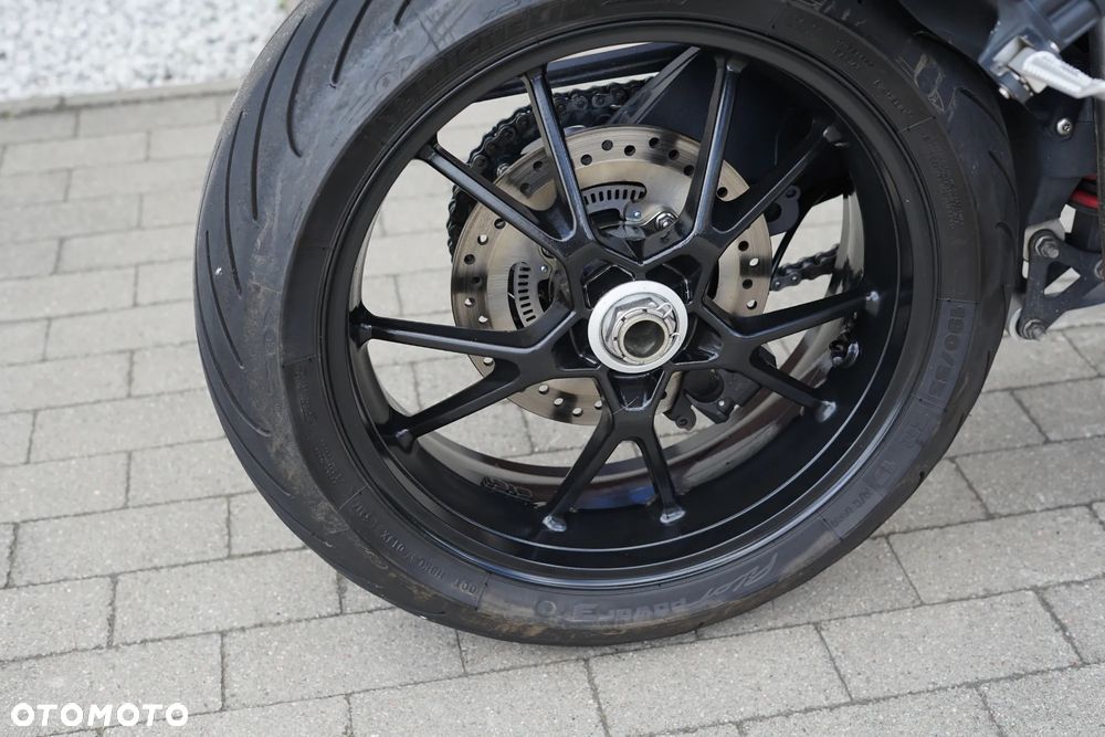 Triumph Speed Triple - 8