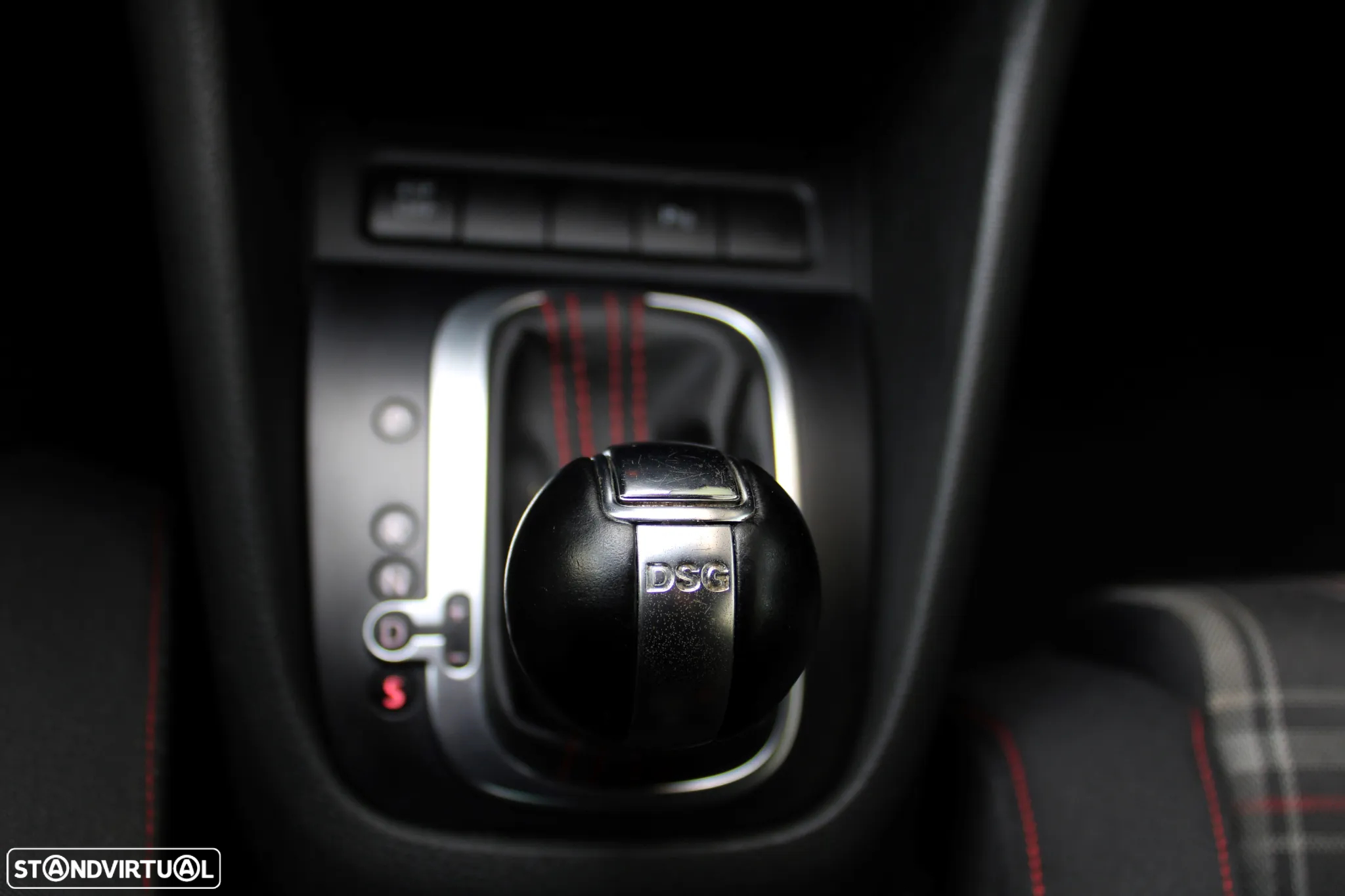 VW Golf 2.0 GTI DSG - 41