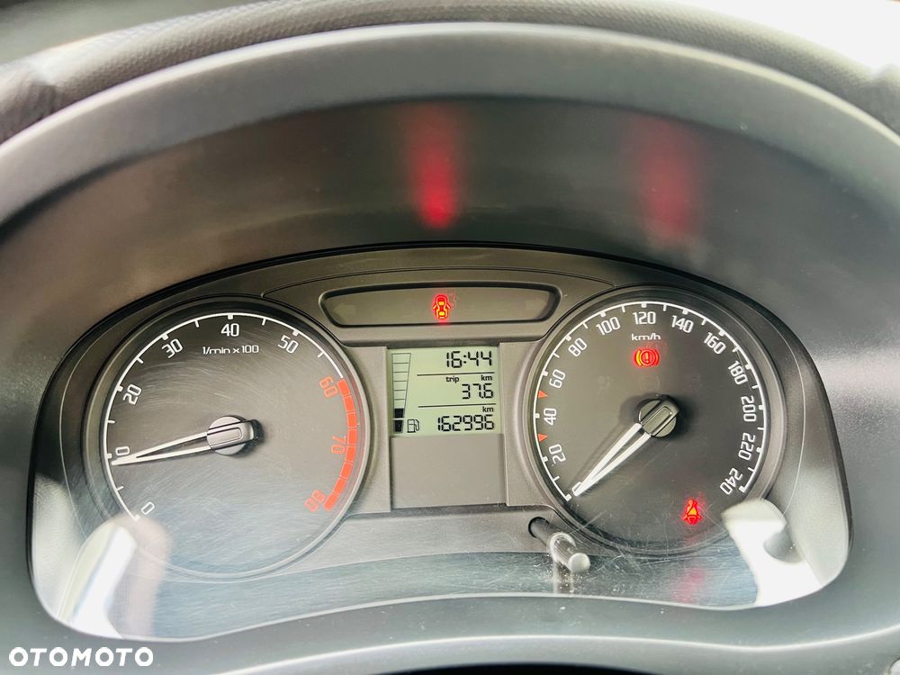 Skoda Fabia 1.2 HTP Ambiente - 6