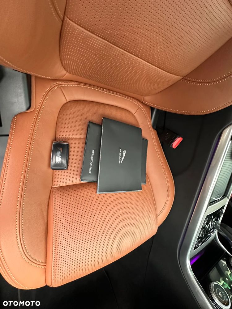 Jaguar XE 2.0 P250 R-Dynamic Black - 24