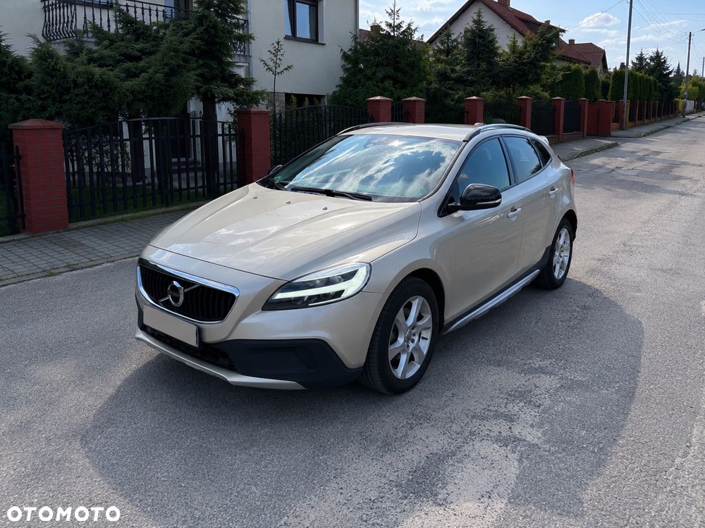 Volvo V40 D4 Geartronic Summum - 1