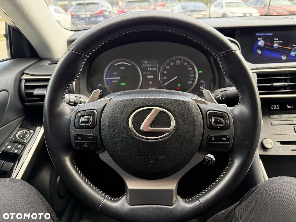 Lexus IS - 16