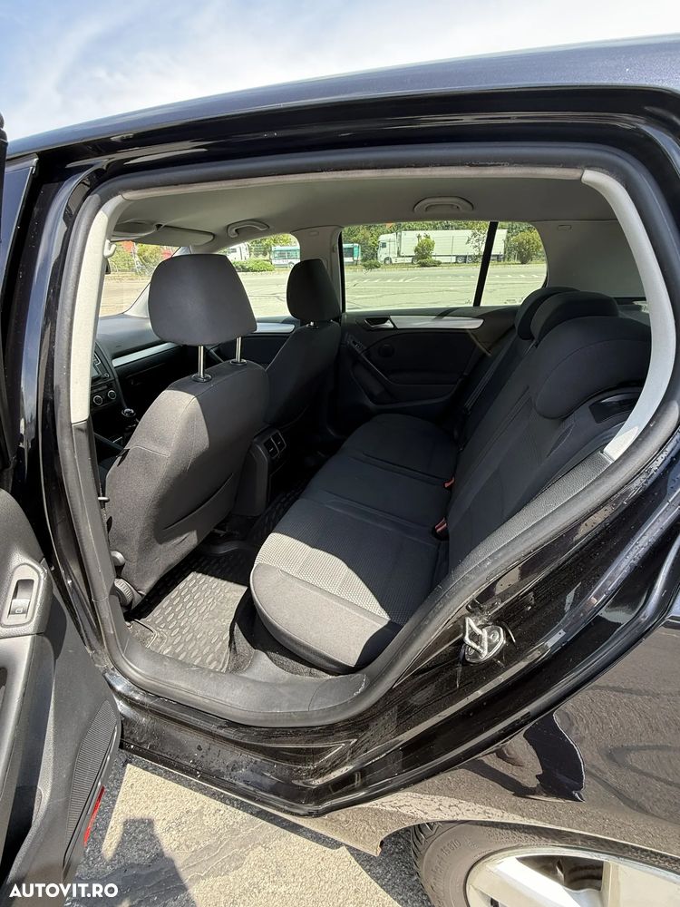 Volkswagen Golf - 11