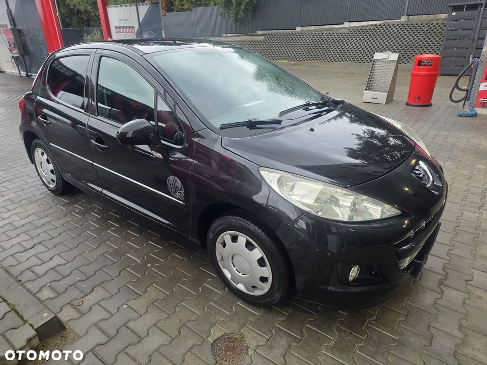 Peugeot 207 - 1