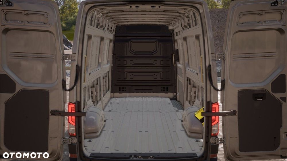 Volkswagen Crafter FURGON 4.490 35 - 13