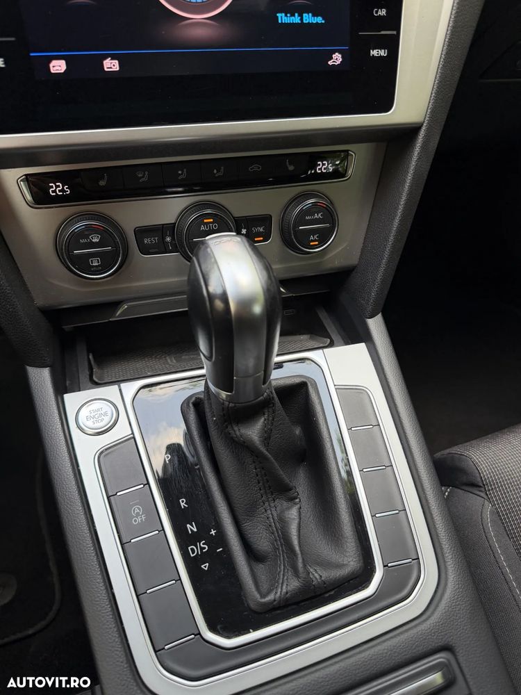 Volkswagen Passat 2.0 TDI DSG Comfortline - 9