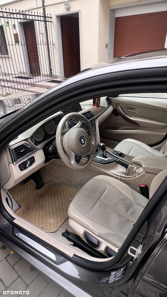 BMW Seria 3 328i - 2