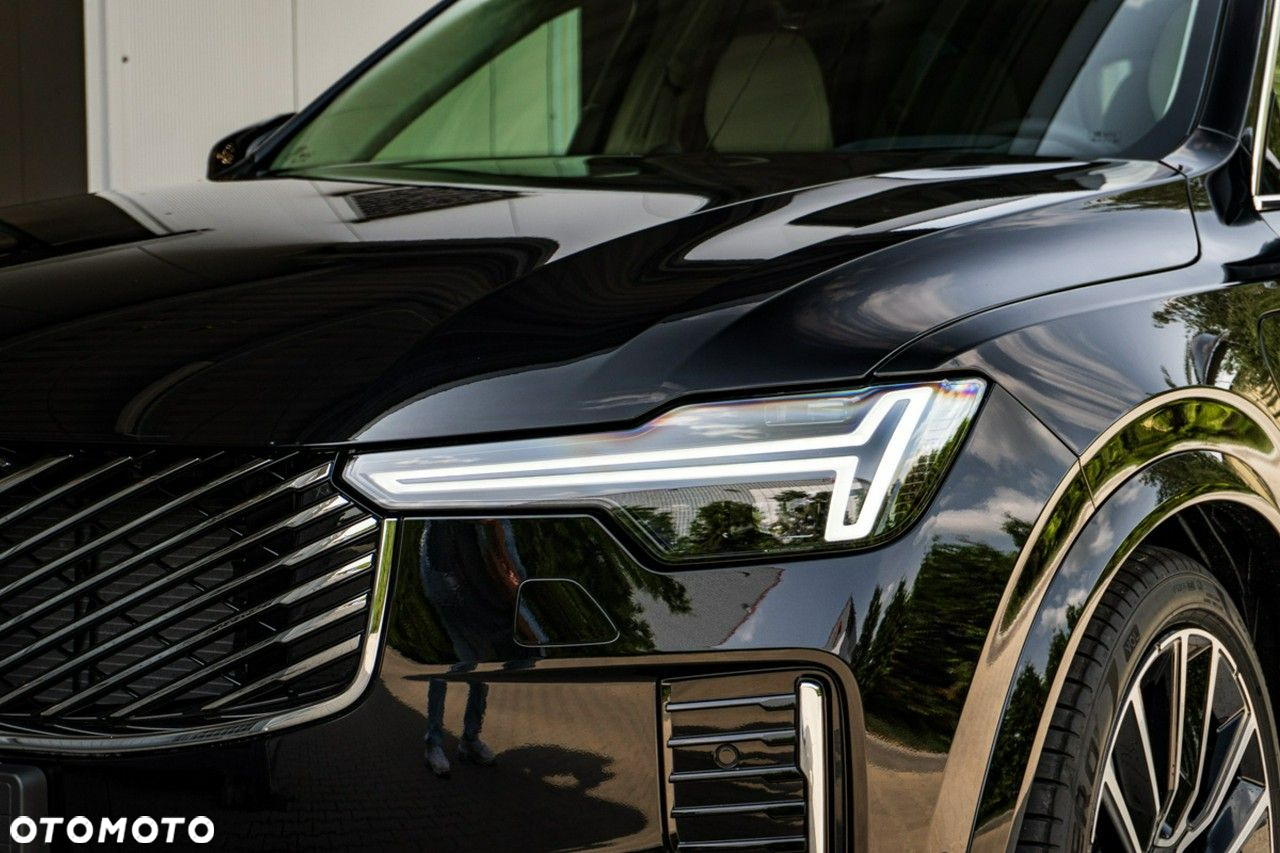 Volvo XC 90 - 9