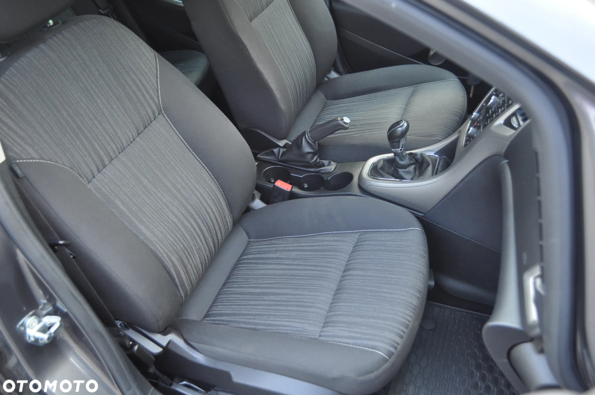 Opel Astra IV 1.4 T Cosmo S&S - 20