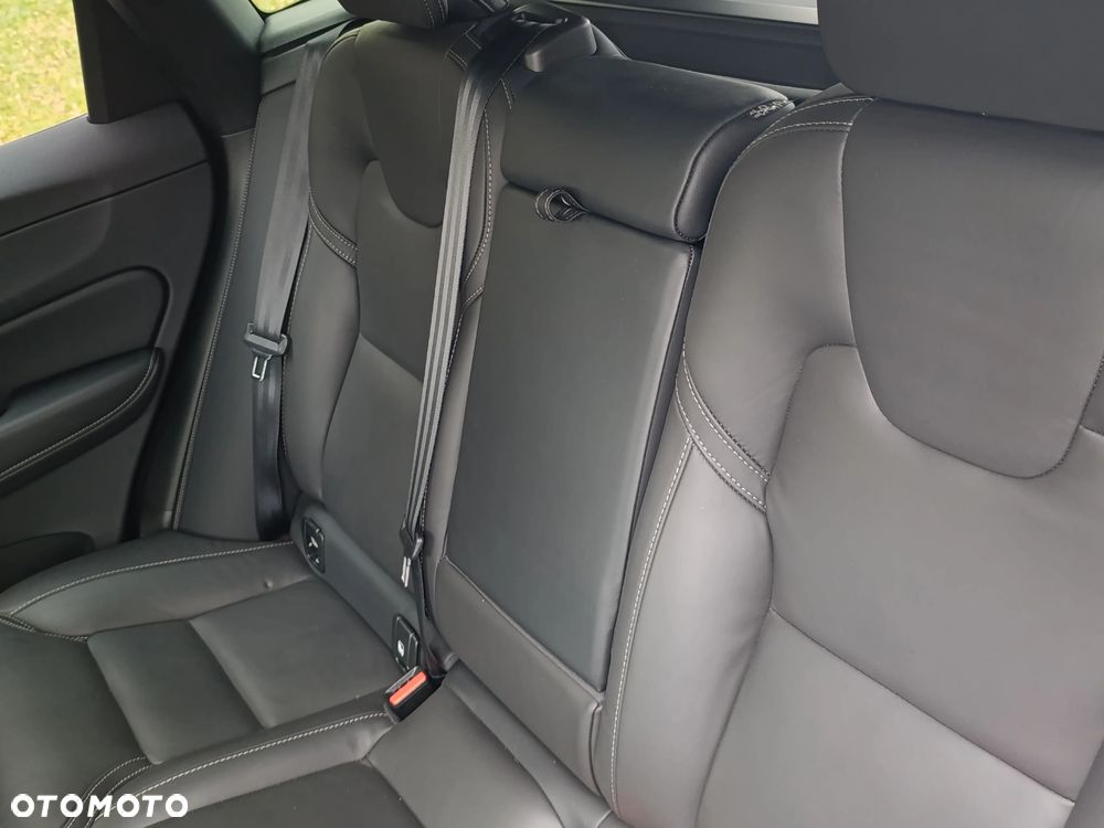 Volvo XC 60 B5 D AWD Geartronic RDesign - 23