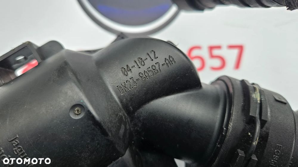 Jaguar XJ 351 2010-2015  3.0 SC 306PS 340 KM 5.0 508PN 385 KM 5.0 SC 510KM 508PS Termostat Króciec termostatu Przewód wody Rurka Obudowa termostatu 8W93-8A587-AG DX23-9A587-AA - 13