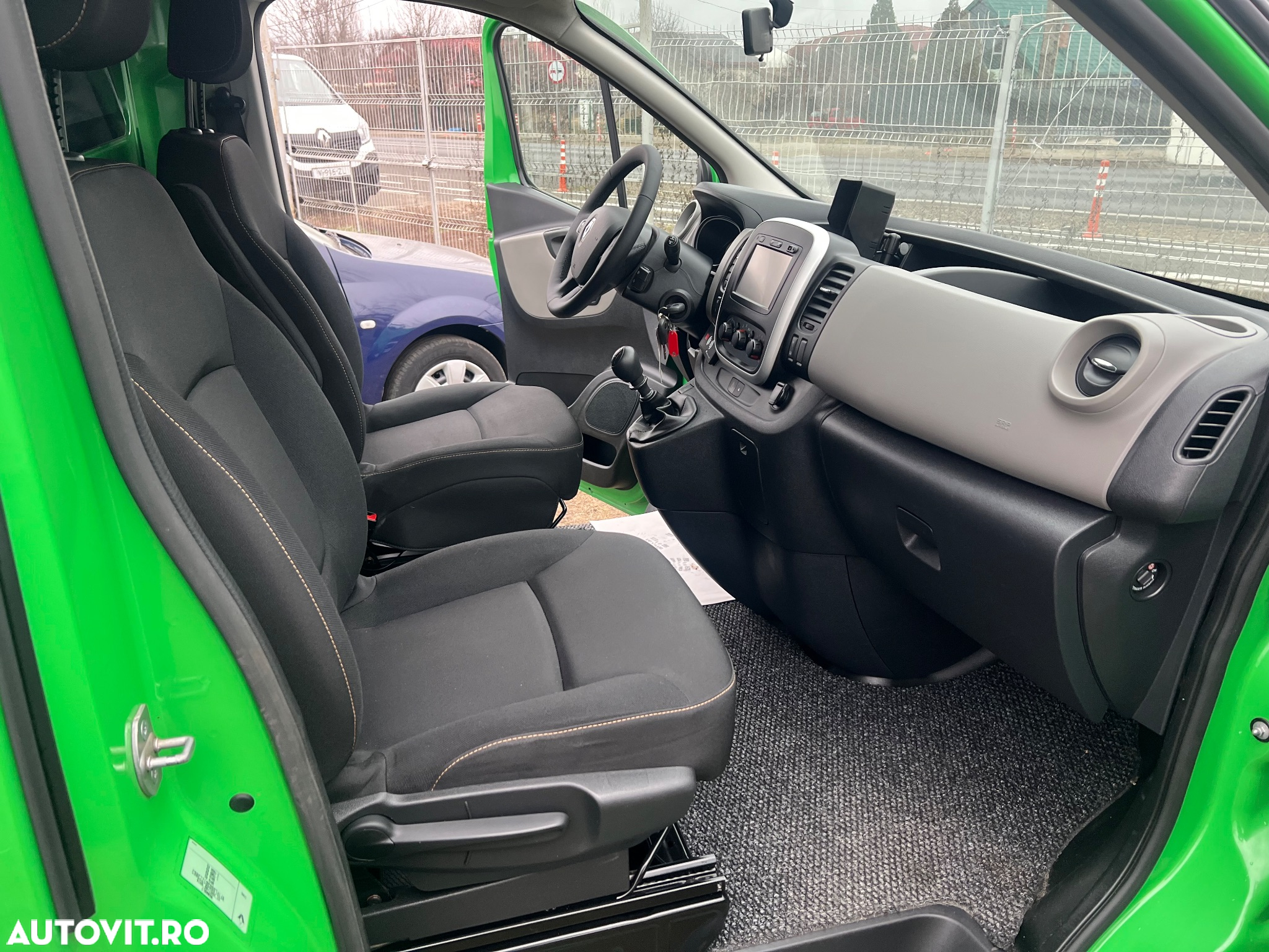Renault TRAFIC - 11