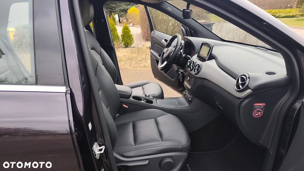 Mercedes-Benz Klasa B 200 d 7G-DCT UrbanStyle Edition - 34