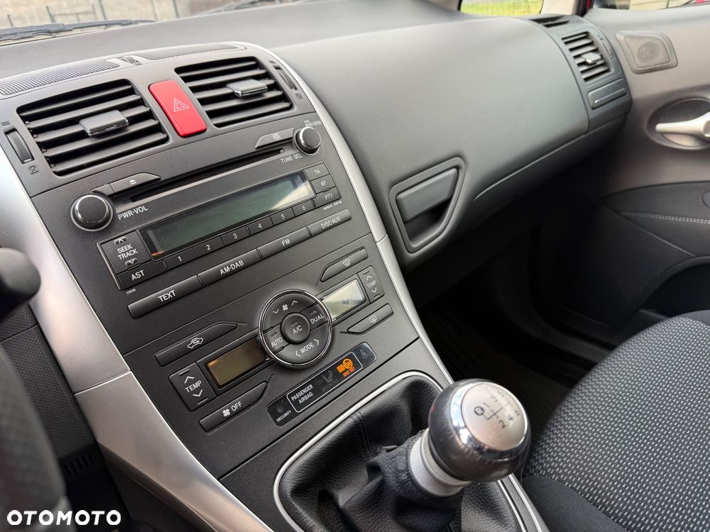 Toyota Auris 1.33 VVT-i Terra Start - 5