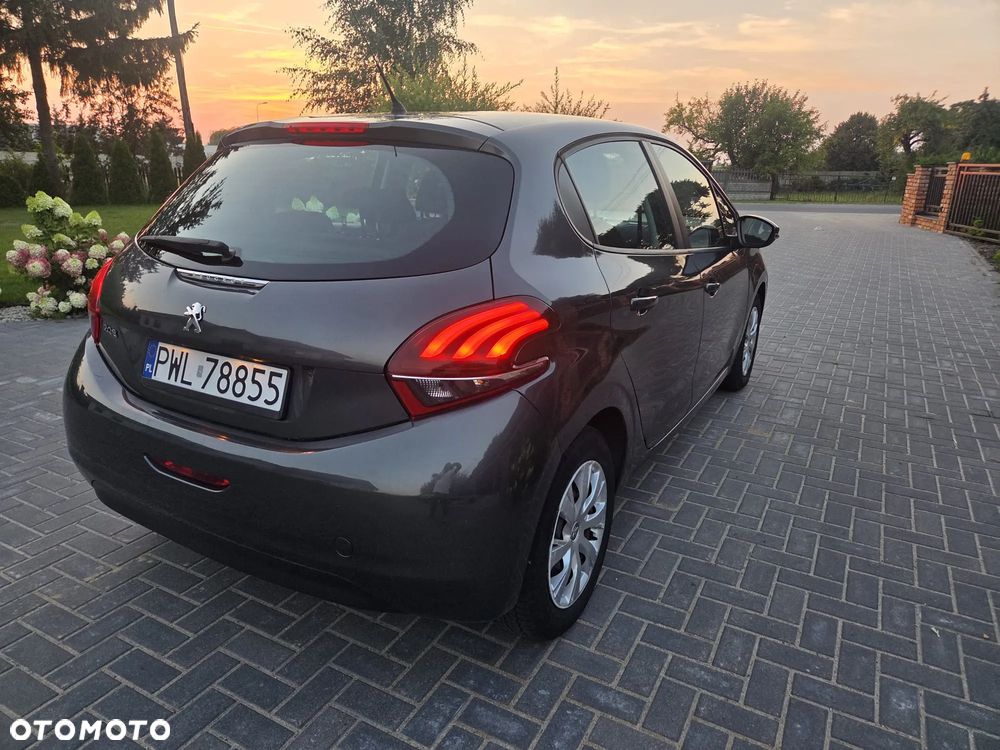 Peugeot 208 - 15