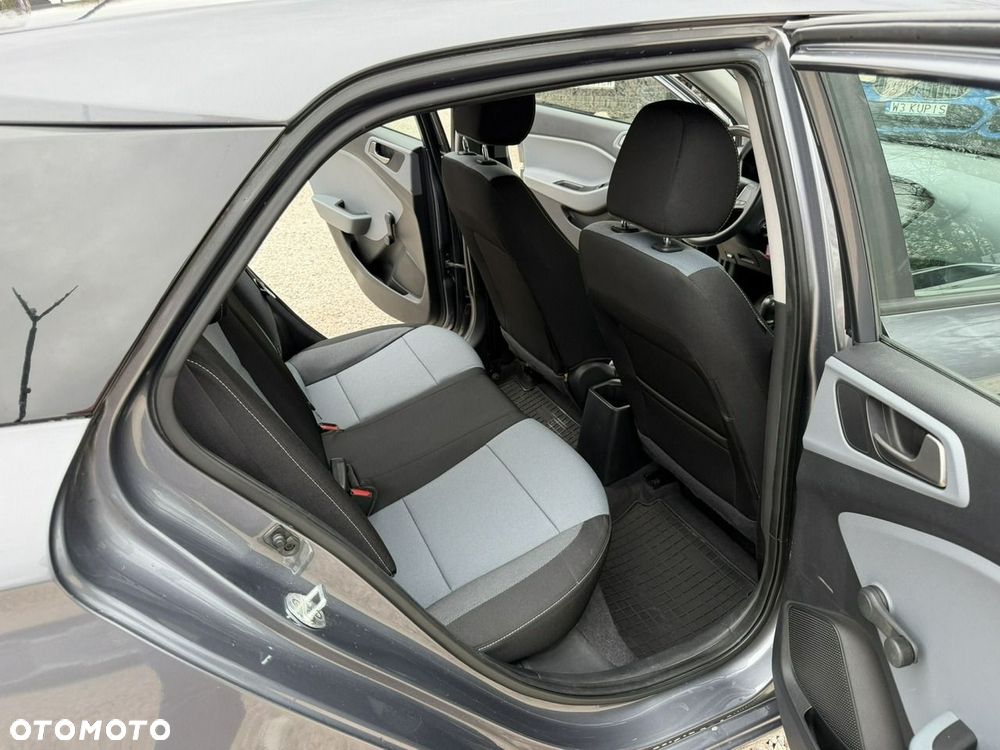 Hyundai i20 - 12