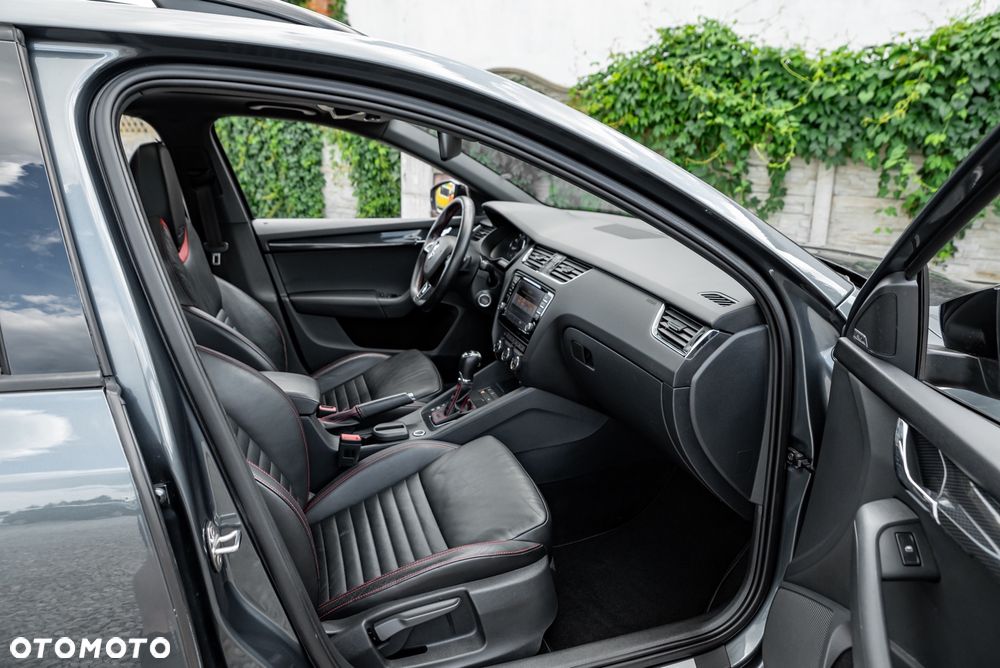 Skoda Octavia 2.0 TSI (Green tec) DSG RS - 29