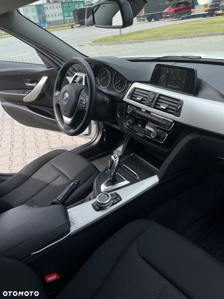 BMW Seria 3 320d Advantage - 11