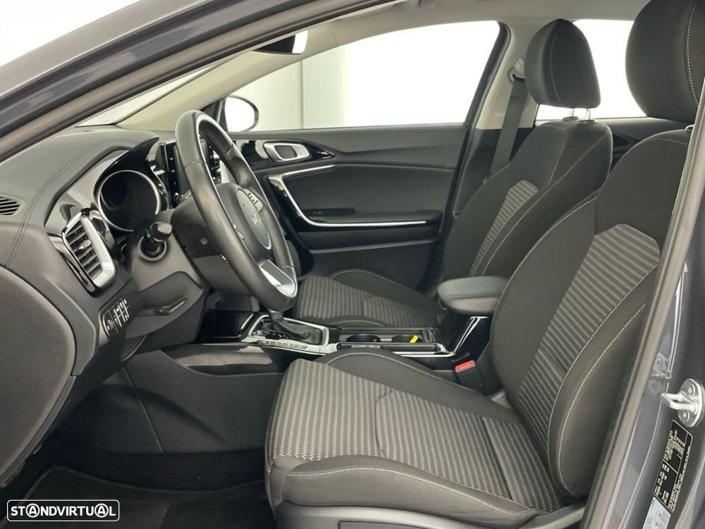 Kia XCeed 1.6 GDi PHEV Drive - 11