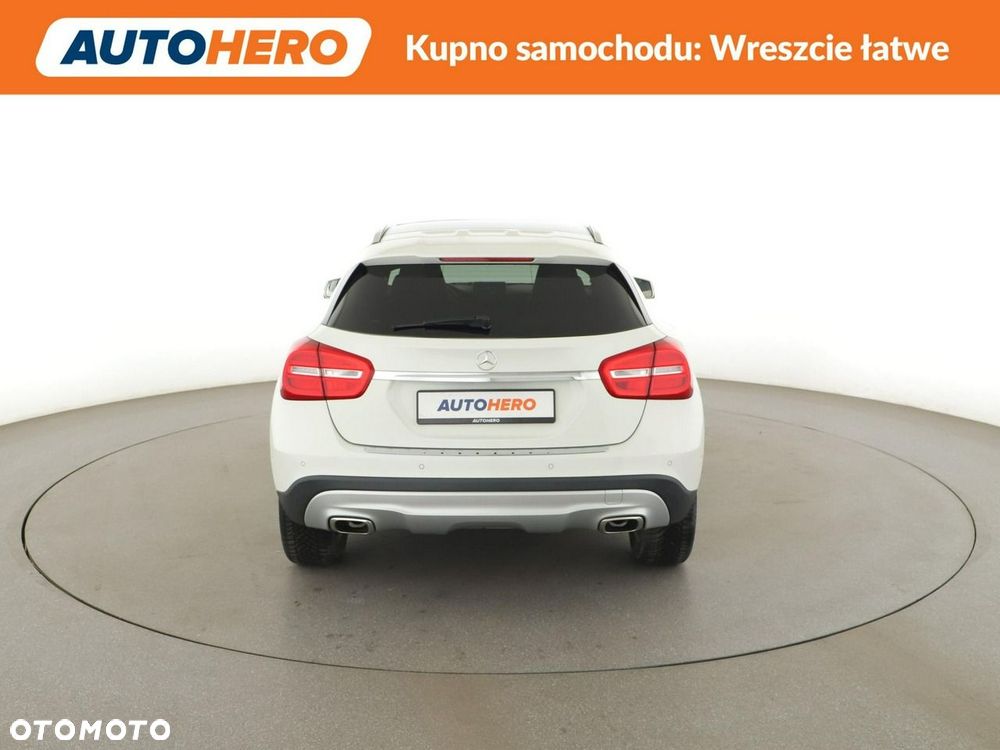 Mercedes-Benz GLA 200 7G-DCT - 7