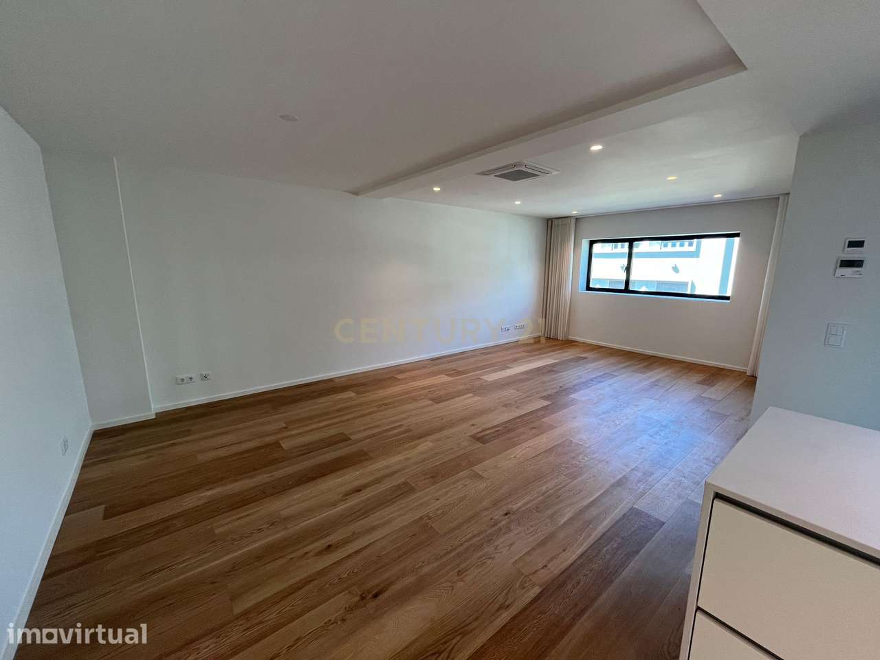Apartamento novo com 2 quartos, com varandas, garagem e arrecadação - Grande imagem: 2/20