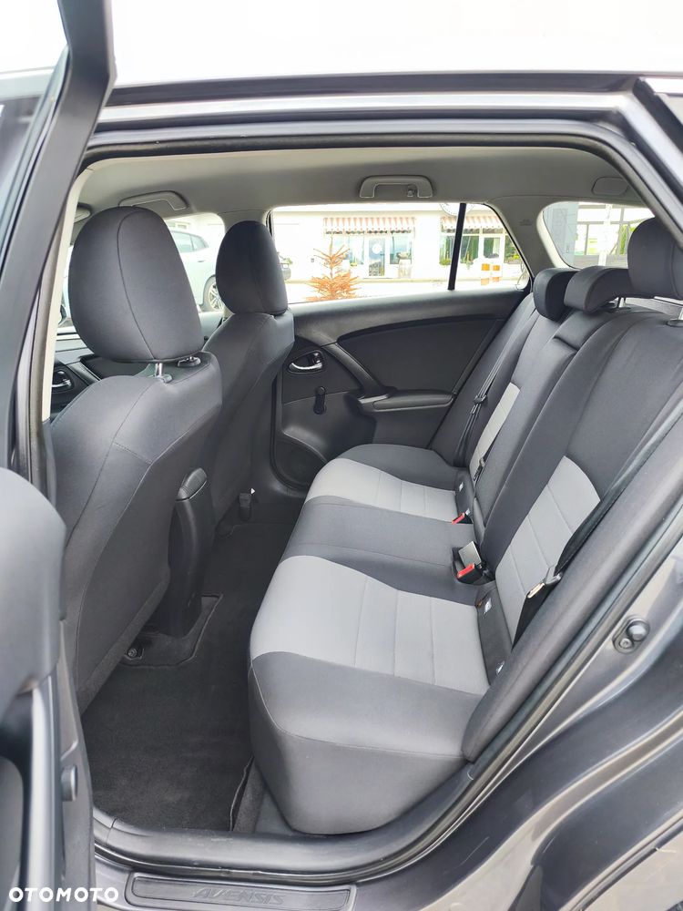 Toyota Avensis - 19