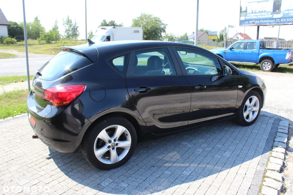Opel Astra 1.6 NAVI - 11