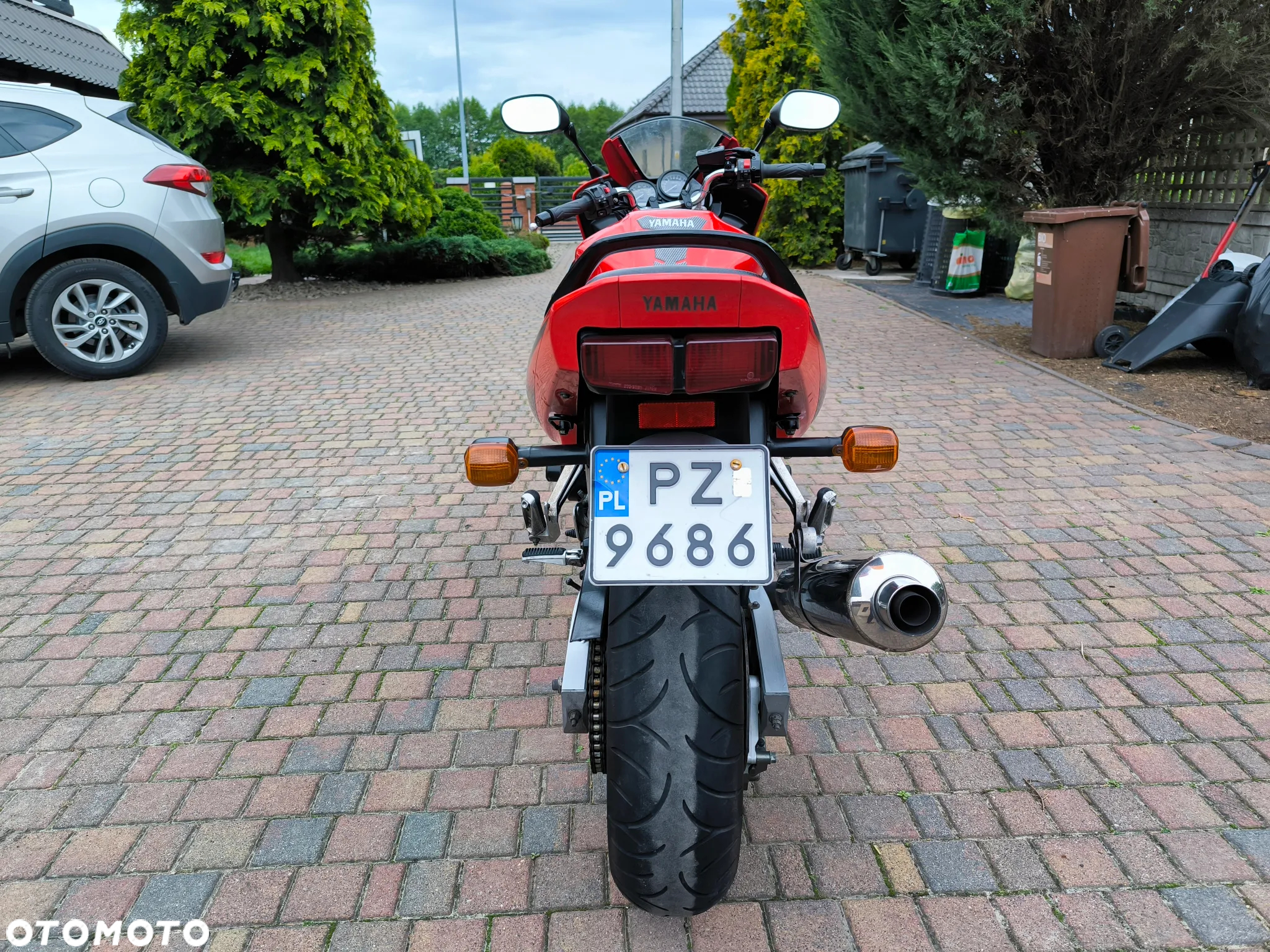 Yamaha FZS - 8