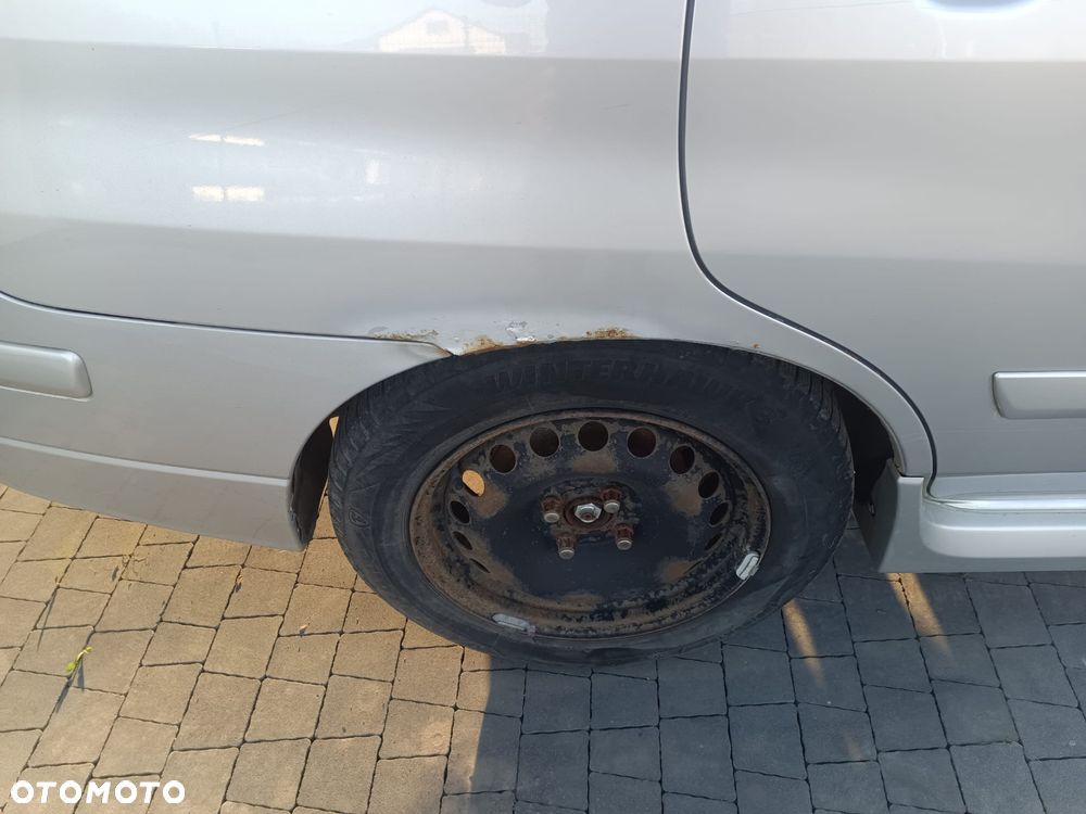 Suzuki Liana 1.6 - 17