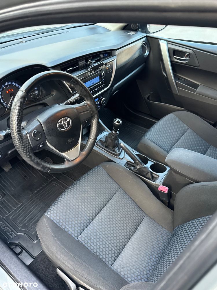 Toyota Auris - 11