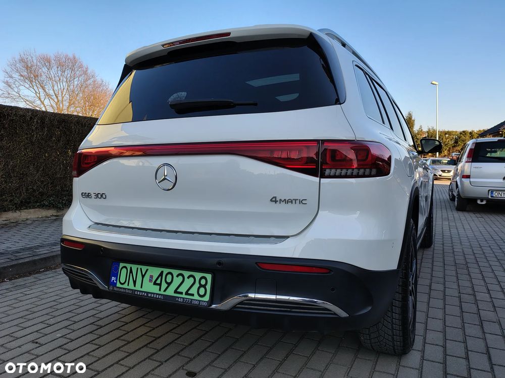 Mercedes-Benz EQB 300 4Matic AMG Line - 10