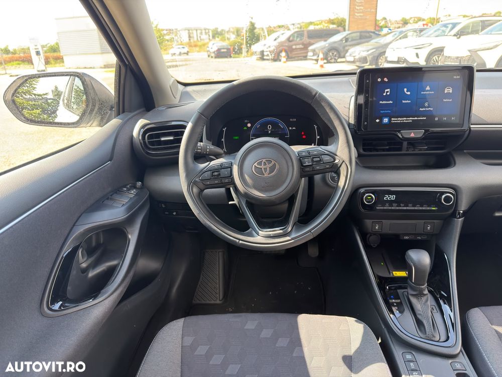 Toyota Yaris 1.5 VVT-i HSD Dynamic - 11