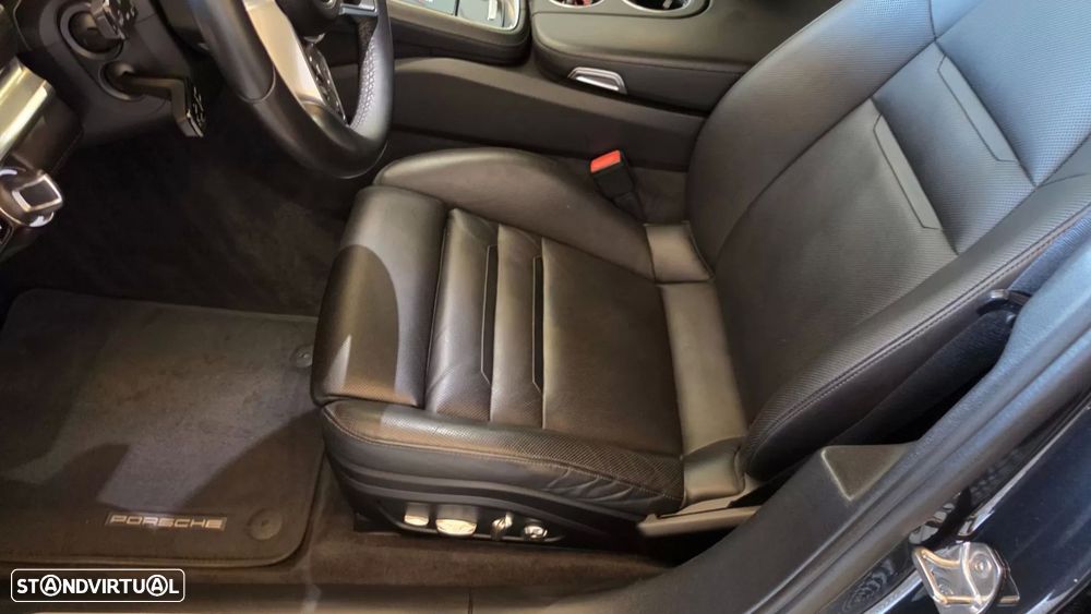 Porsche Panamera 4 S - 46