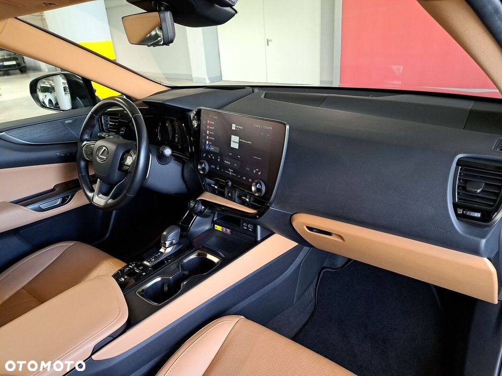 Lexus NX 350h Omotenashi AWD - 17