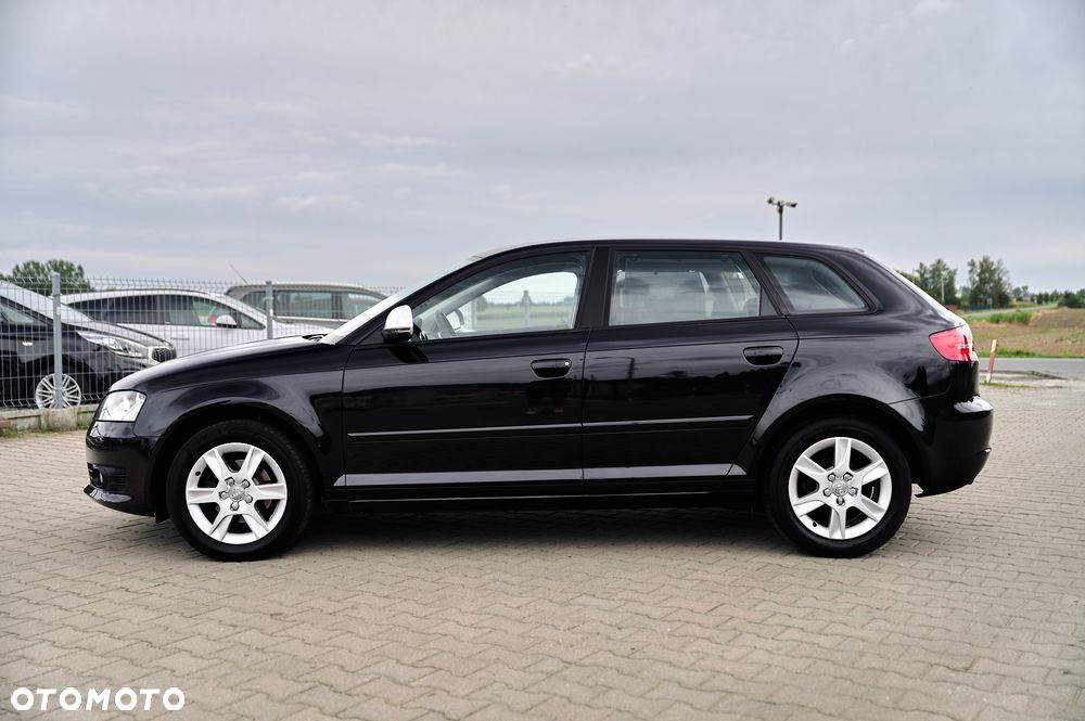 Audi A3 Sportback 1.6 Ambiente - 19