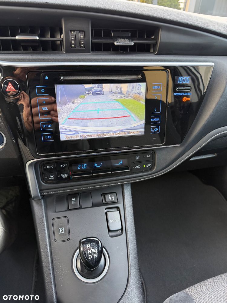 Toyota Auris Hybrid 135 Prestige - 15