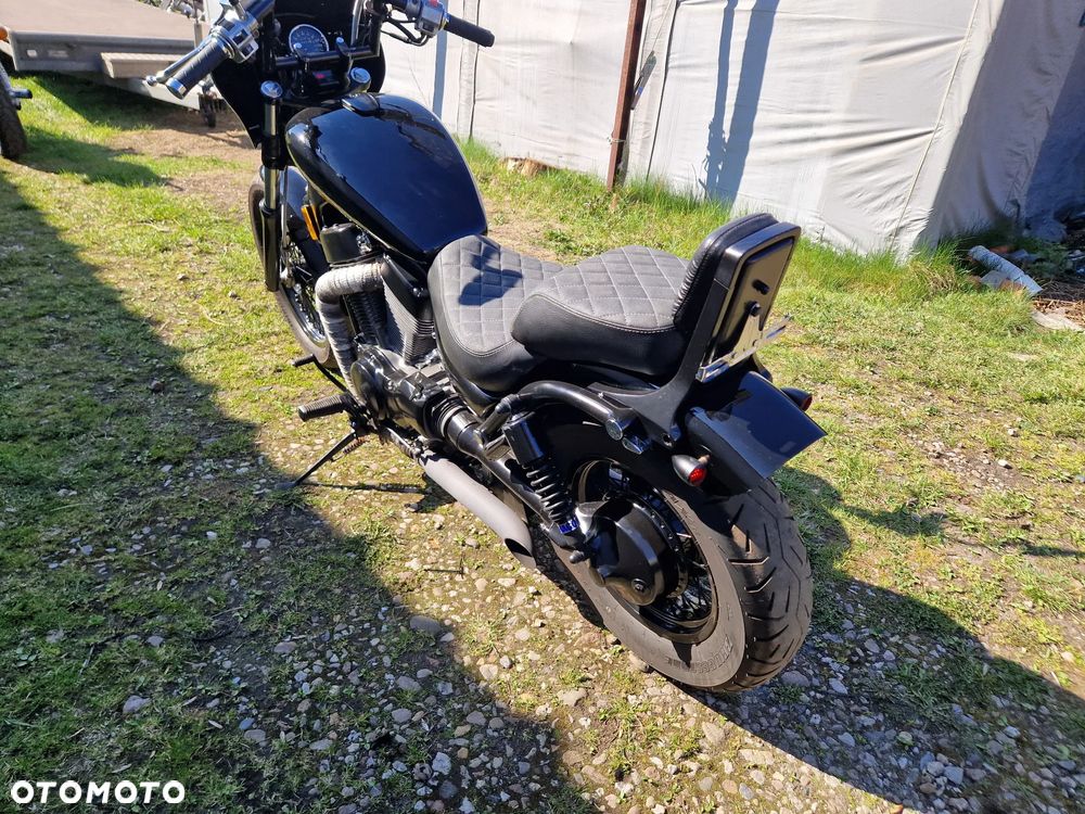 Suzuki Intruder - 6