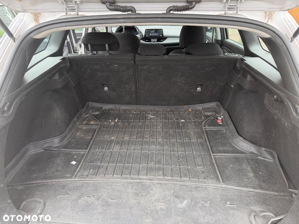 Hyundai i30 1.6 D Comfort - 16