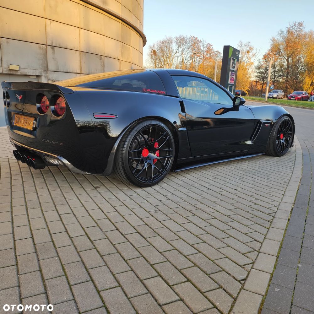 Chevrolet Corvette - 12
