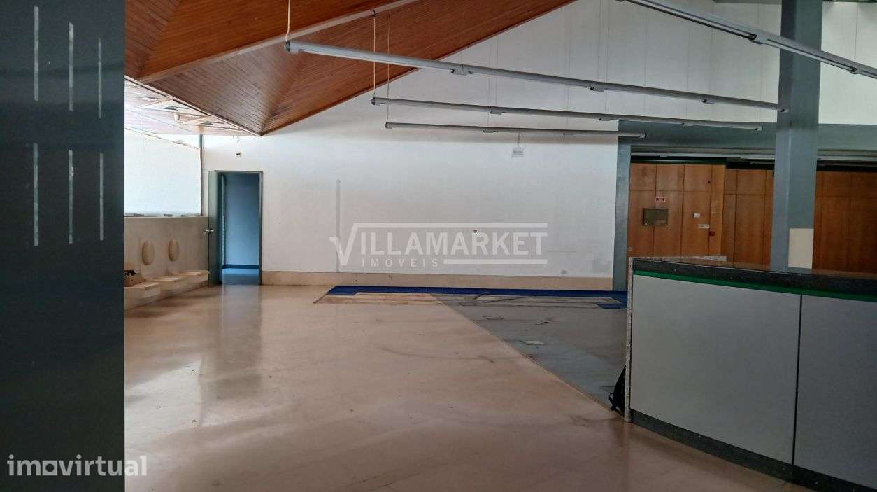 Edifício de Serviços da banca com 590m2 situado no Centro da Chamusca - Grande imagem: 3/6