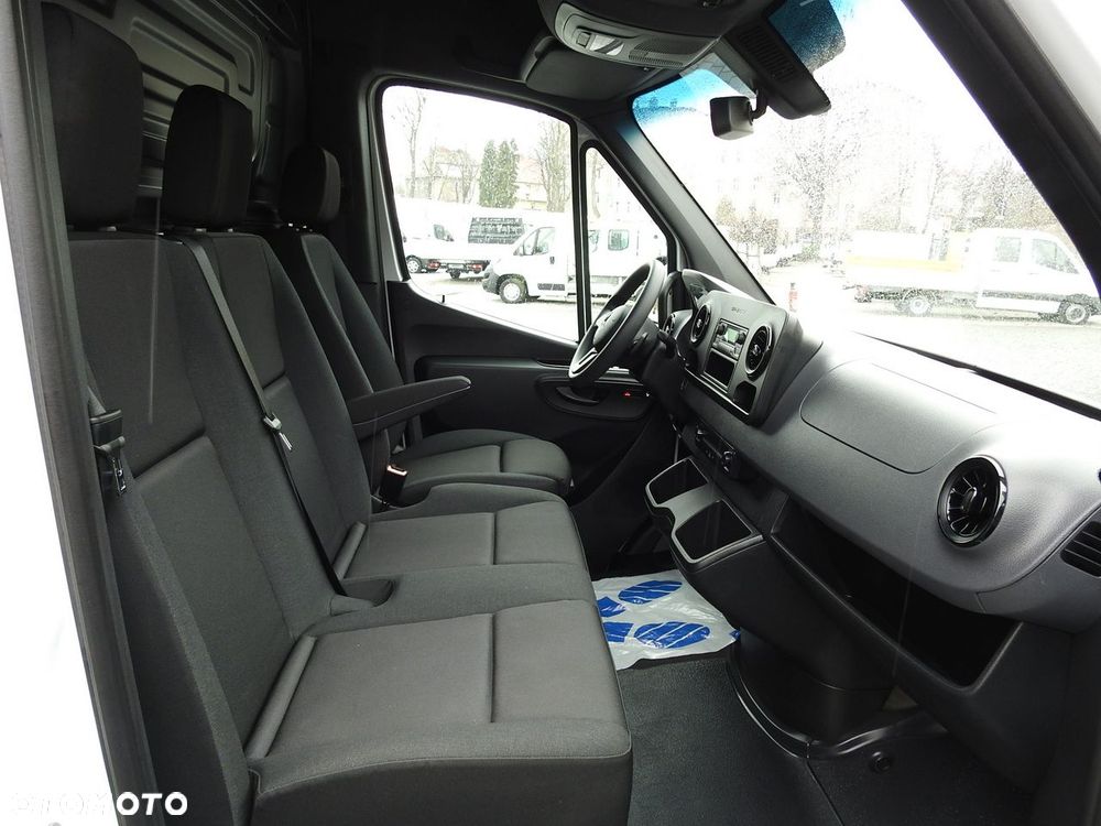 Mercedes-Benz ESPRINTER NOWY ELEKTRYCZNY FURGON AUTOMAT  GWARANCJA  95KM - 36