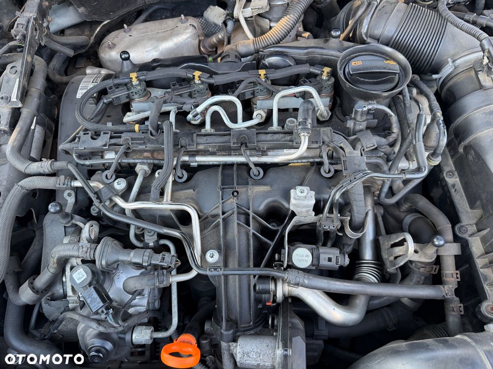 Volkswagen Golf 2.0 TDI Comfortline - 23